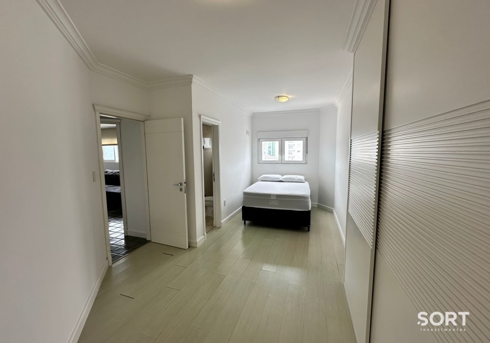 Suíte Cobertura Duplex Frente Mar no Edifício Theiss Heim