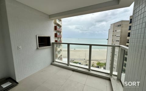 Sacada com Churrasqueira Apartamento Vista Mar no Edifício Ilhas Marianas