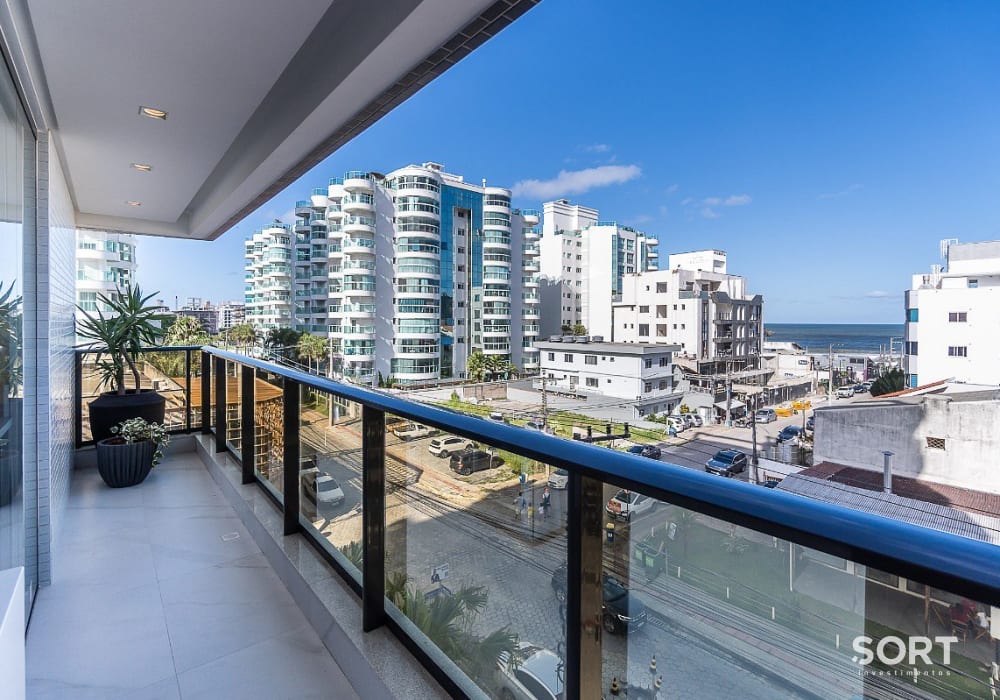 Sacada Apartamento Vista Mar no Edifício Surfers Paradise - Praia Brava