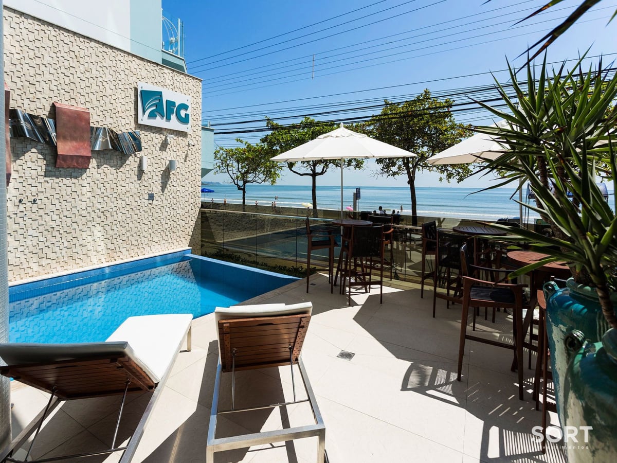 Piscina Frente Mar Gran Felicitá