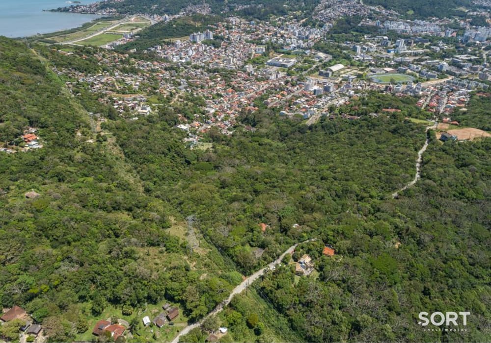 Terreno de 30.311,25m² em Florianópolis