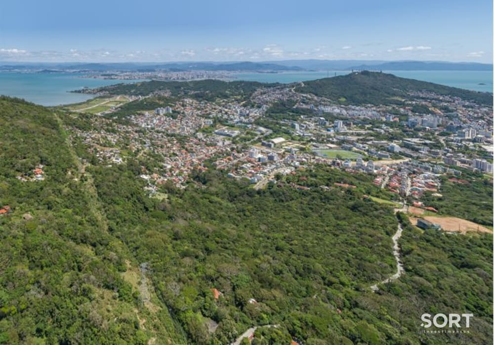 Terreno de 30.311,25m² em Florianópolis