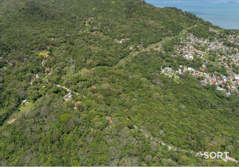 Terreno de 30.311,25m² em Florianópolis