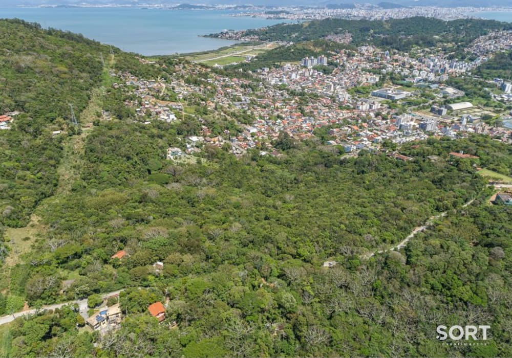 Terreno de 30.311,25m² em Florianópolis