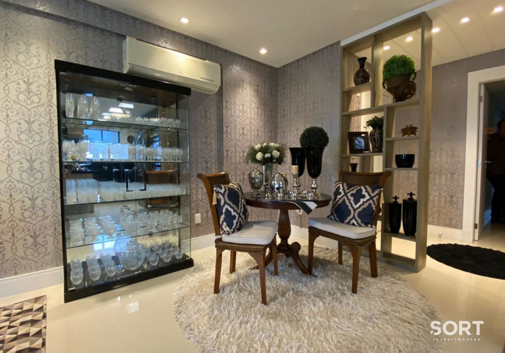 Living Apartamento no Edifício Opera Plaza
