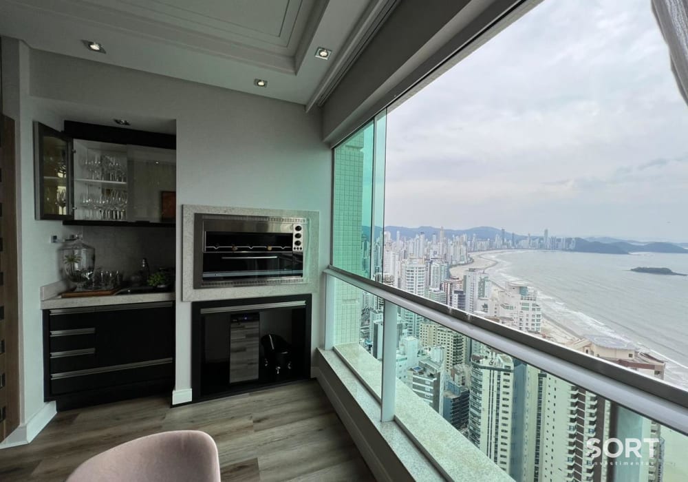 Apartamento Vista Mar Andar Alto no Villa Serena