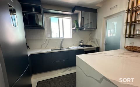 Cozinha Apartamento no Edifício Golden Bay
