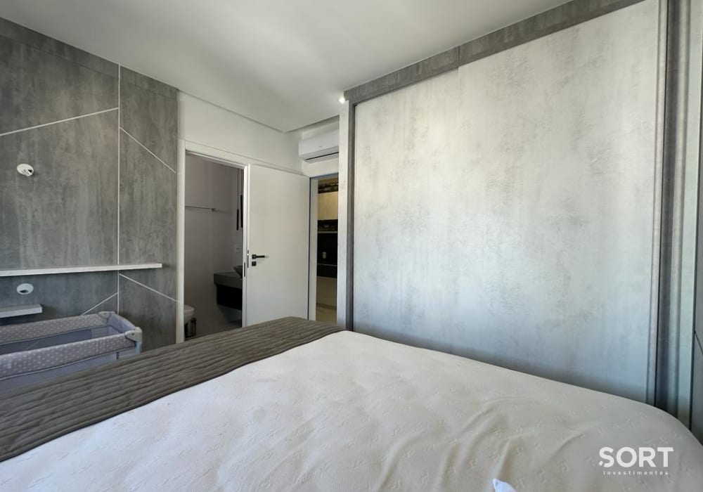 Quarto Apartamento no Edifício Golden Bay