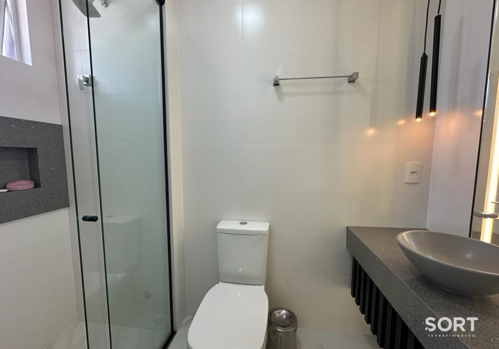 Banheiro Suíte Apartamento no Edifício Golden Bay