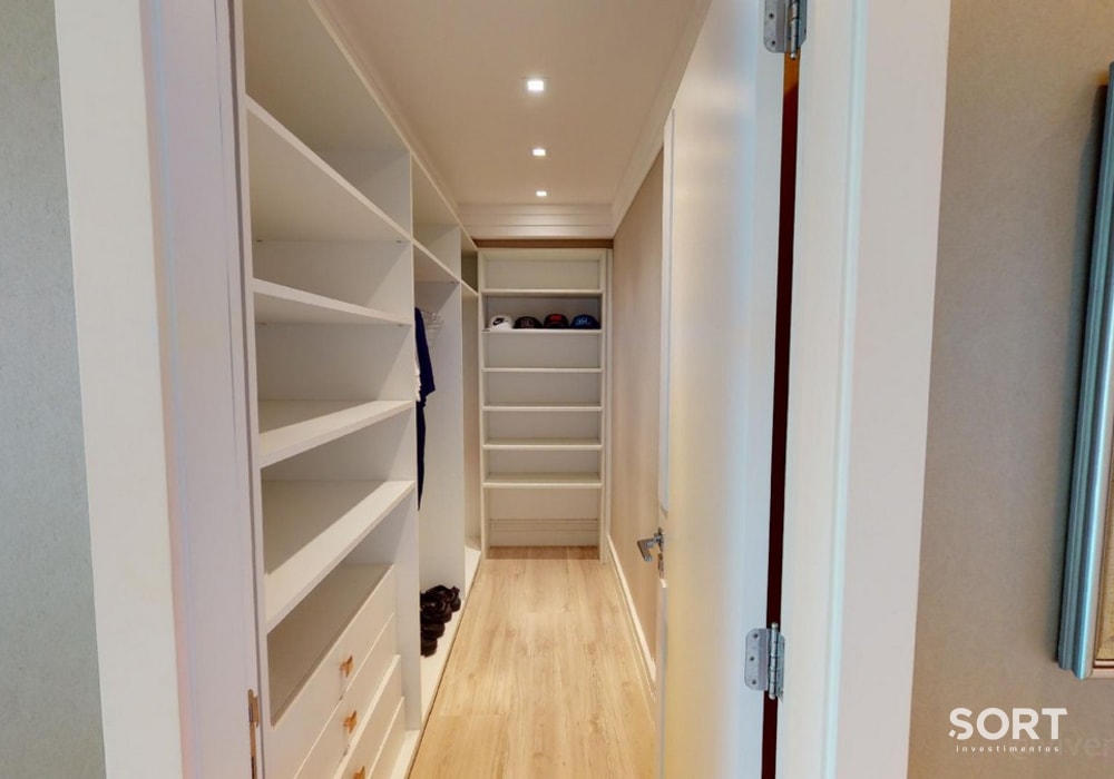 Closet Suíte Master Apartamento Cobertura Duplex Frente Mar no Edifício Costão da Barra