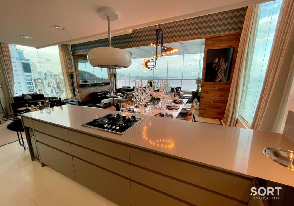 Bancada Cozinha Cobertura Triplex Frente Mar no Edifício Summer Beach