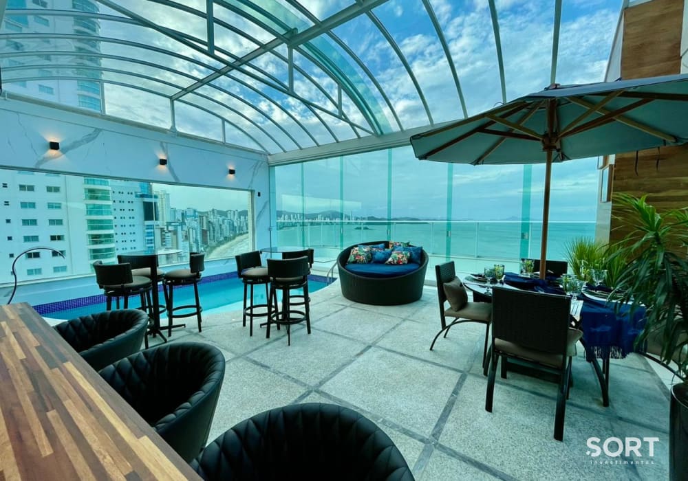 Terraço Cobertura Triplex Frente Mar no Edifício Summer Beach