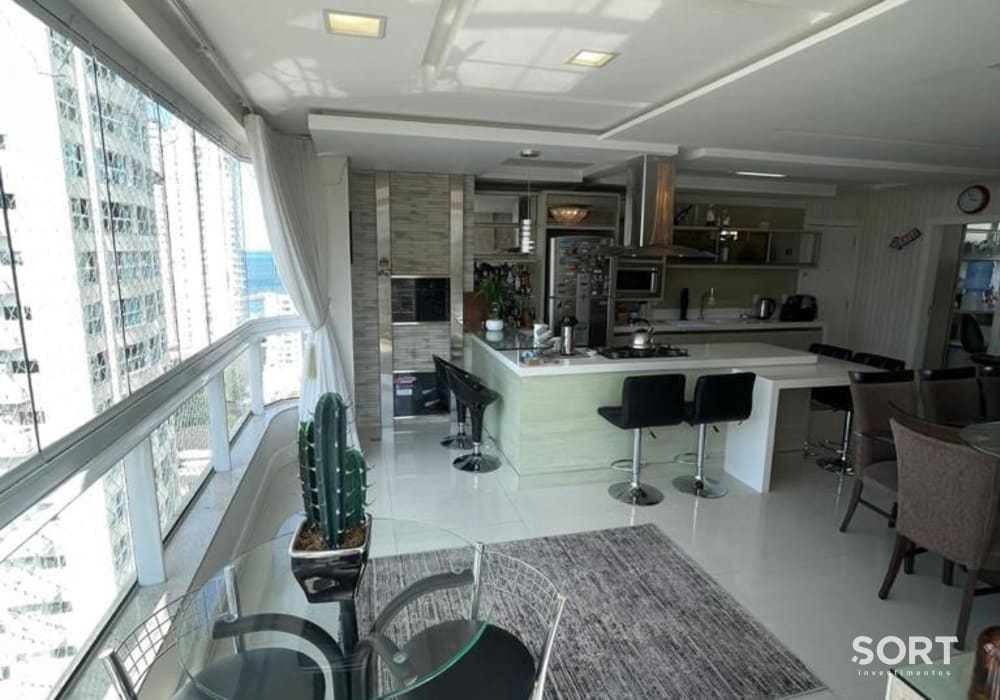 Living Apartamento no Edifício Costa Arvoredo