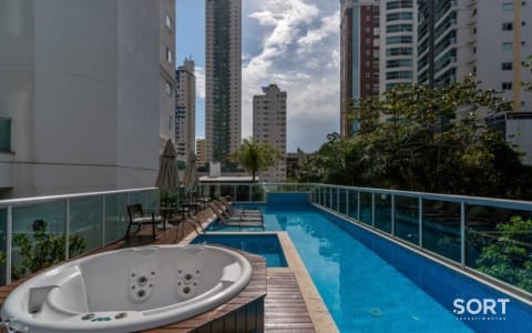 Ocean Tower Piscina