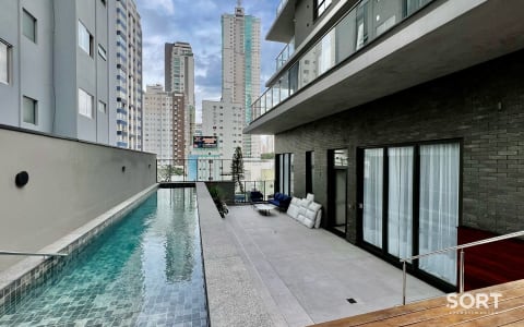 Piscina Empire