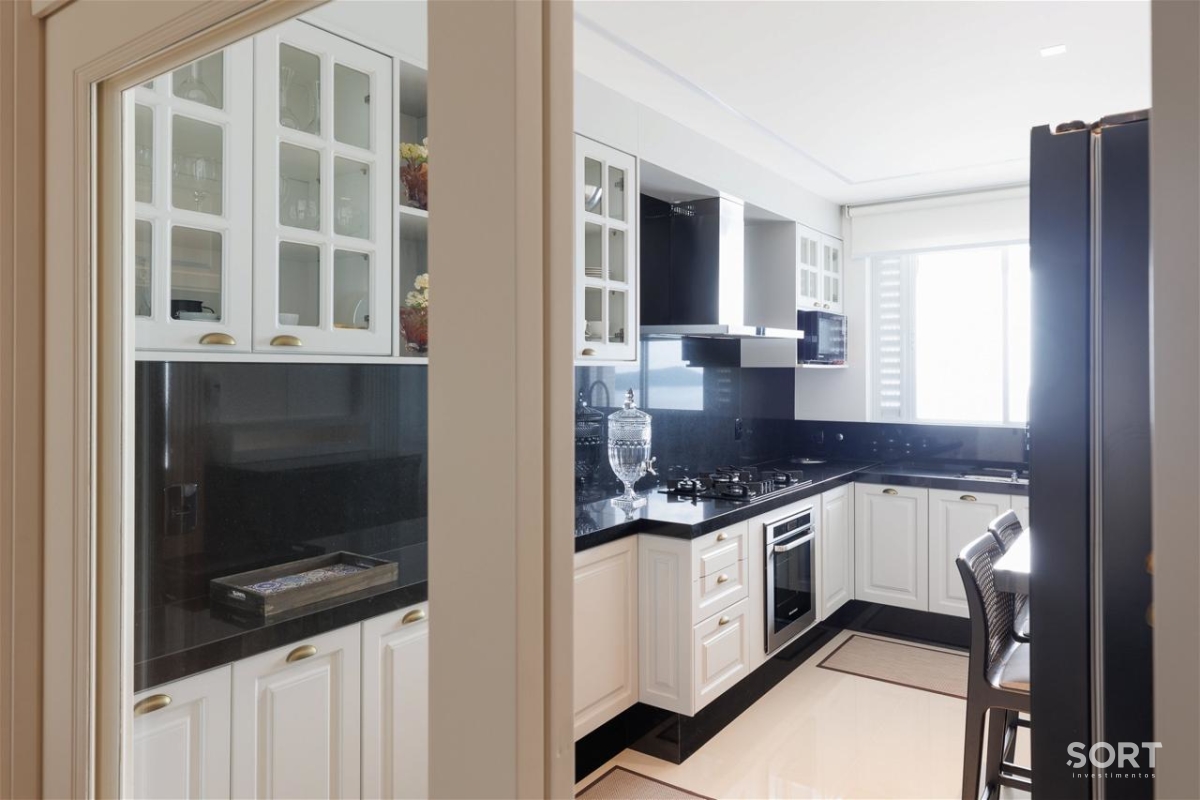 Cozinha Apartamento Vista Mar no Edifício Acqualina Residence