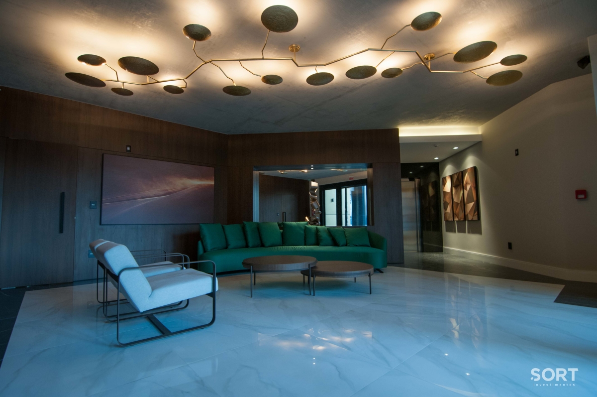 Hall Via Marina
