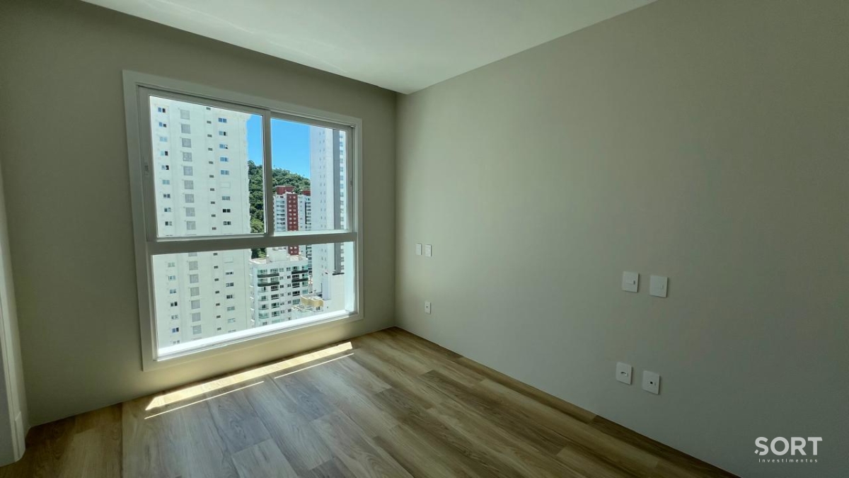 Apartamento Vista Mar no Edifício Skyline Tower
