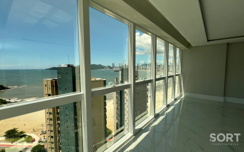 Apartamento Vista Mar no Edifício Skyline Tower