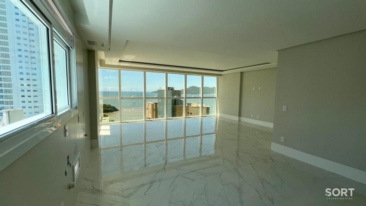 Apartamento Vista Mar no Edifício Skyline Tower