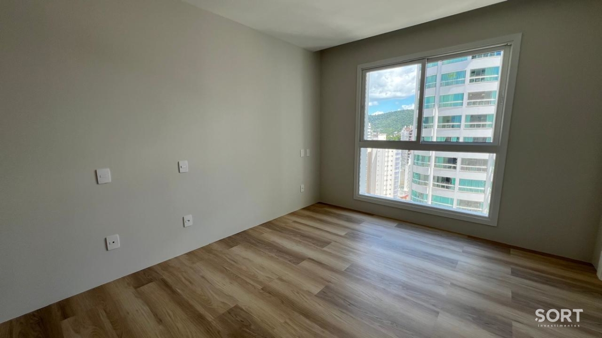 Apartamento Vista Mar no Edifício Skyline Tower