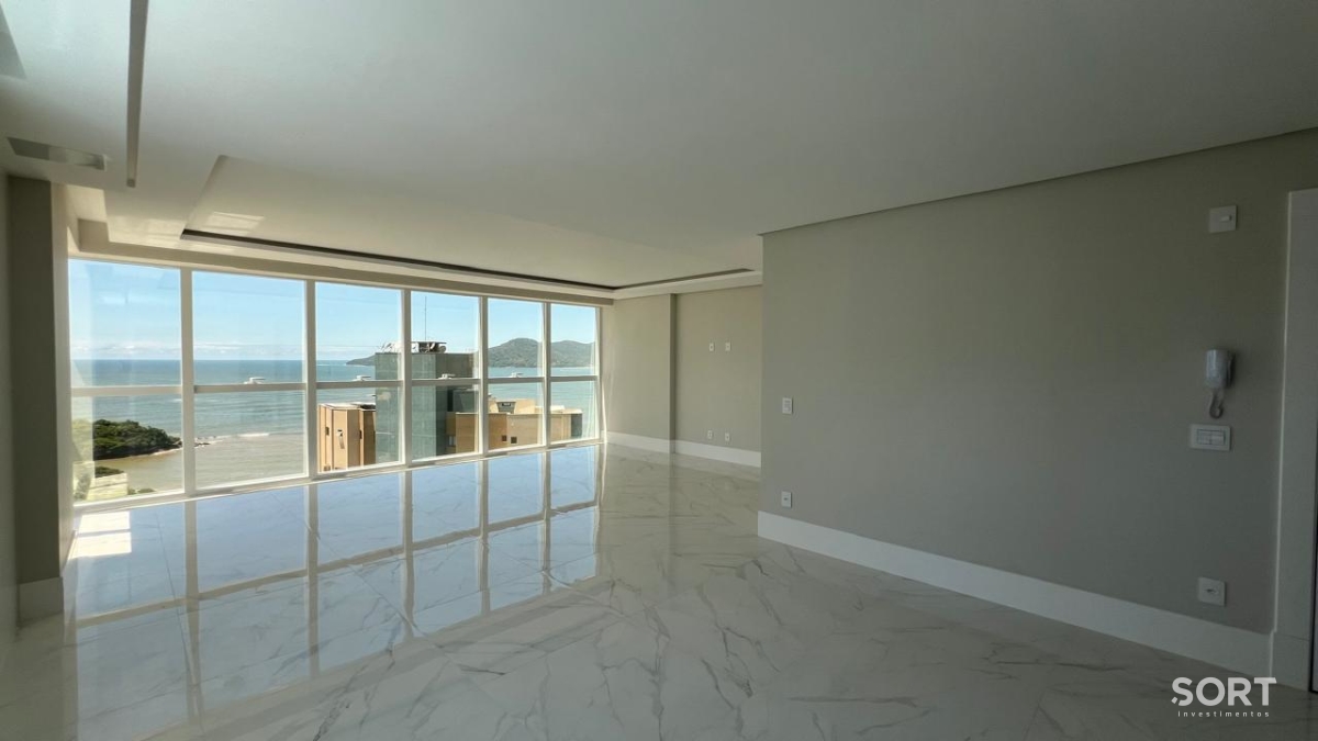 Apartamento Vista Mar no Edifício Skyline Tower