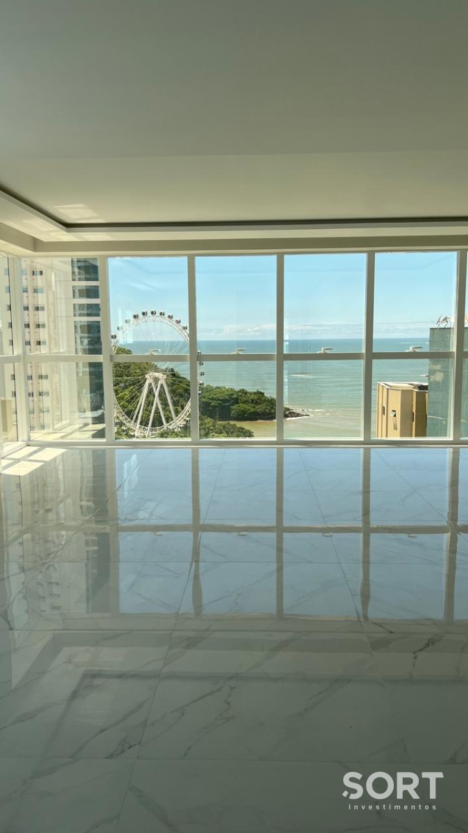 Apartamento Vista Mar no Edifício Skyline Tower