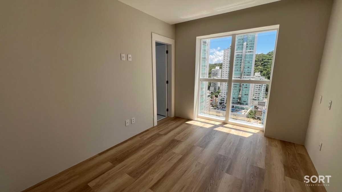 Apartamento Vista Mar no Edifício Skyline Tower