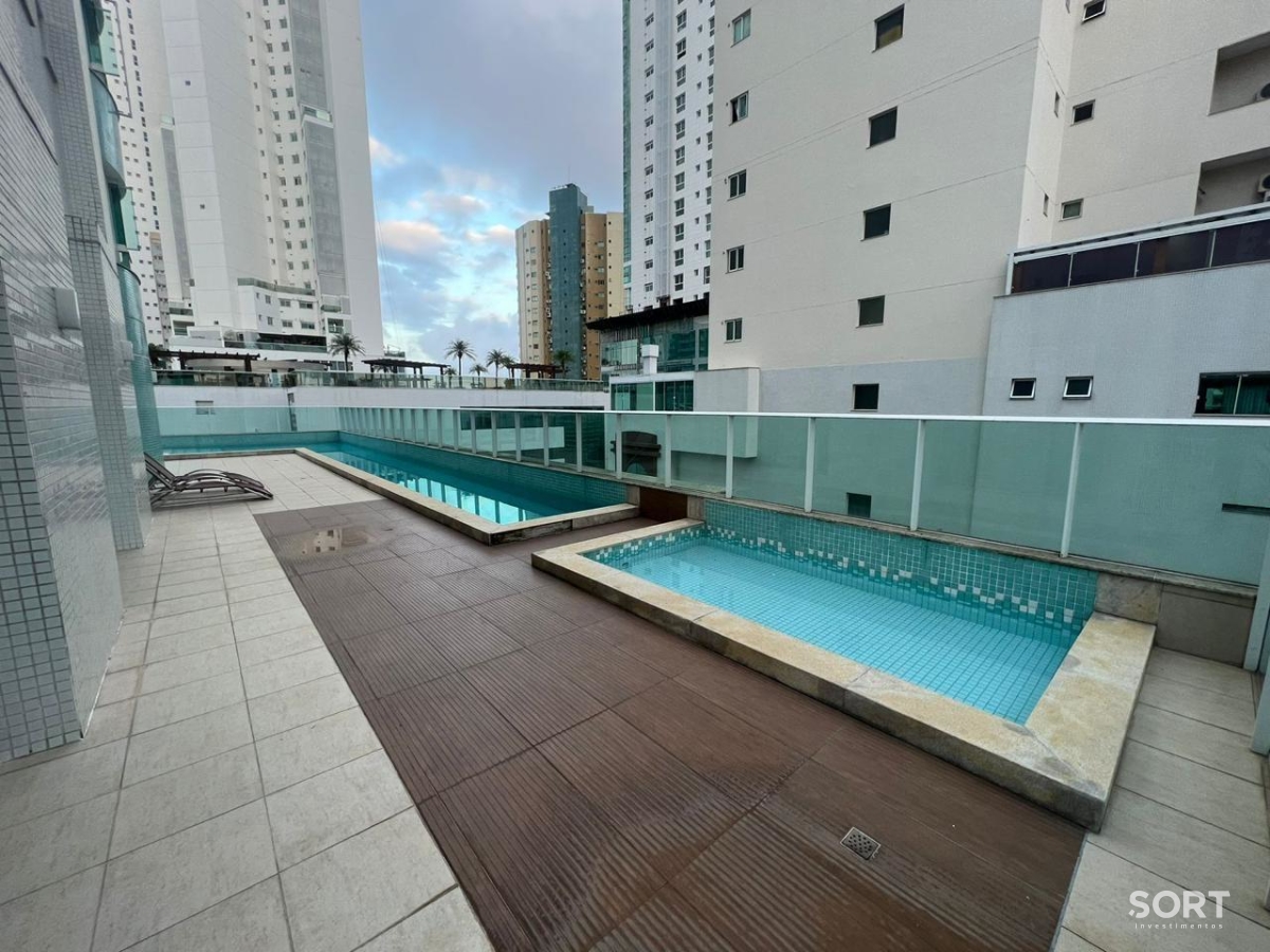 Piscina Torre de Mônaco