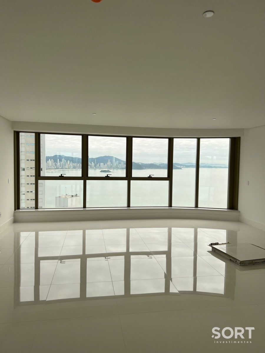Apartamento Vista Mar no Edifício Yachthouse by Pinifarina
