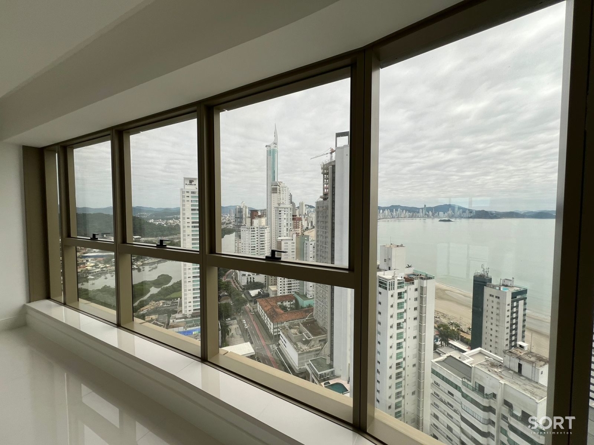 Apartamento Vista Mar no Edifício Yachthouse by Pinifarina