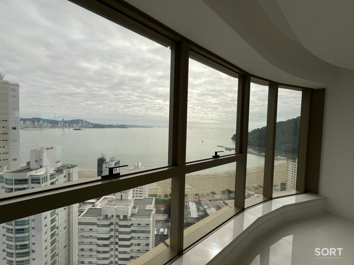 Apartamento Vista Mar no Edifício Yachthouse by Pinifarina