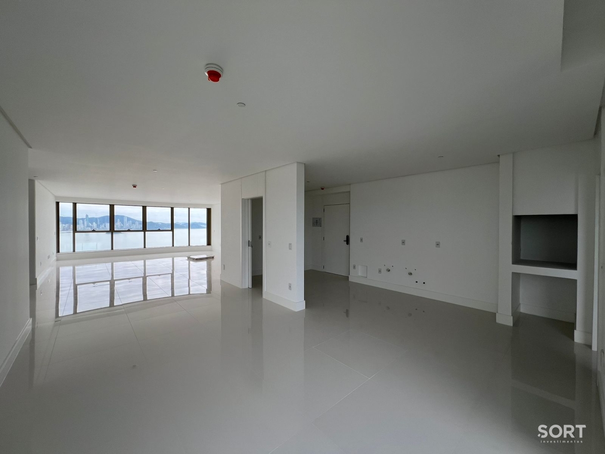 Apartamento Vista Mar no Edifício Yachthouse by Pinifarina