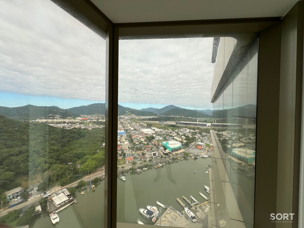 Apartamento Vista Mar no Edifício Yachthouse by Pinifarina