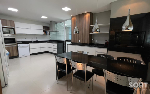 Cozinha Apartamento Frente Mar no Edifício Metrópolis