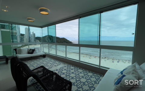 Apartamento Frente Mar no Edifício Metrópolis