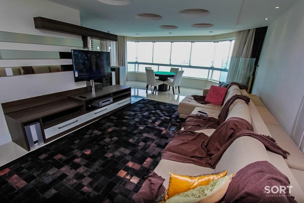 Sala de Estar Cobertura Duplex Frente Mar no Edifício Sea's Palace