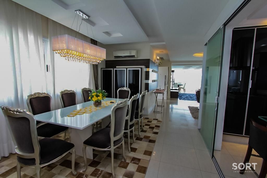 Sala de Jantar Cobertura Duplex Frente Mar no Edifício Sea's Palace