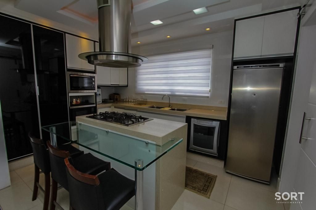 Cozinha Cobertura Duplex Frente Mar no Edifício Sea's Palace