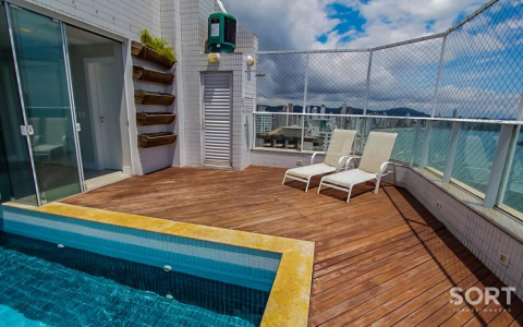 Piscina Privativa Cobertura Duplex Frente Mar no Edifício Sea's Palace