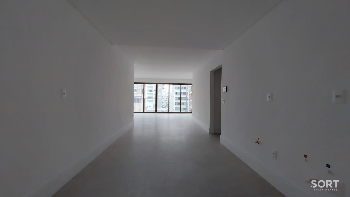 Living Apartamento no Edifício Admirá