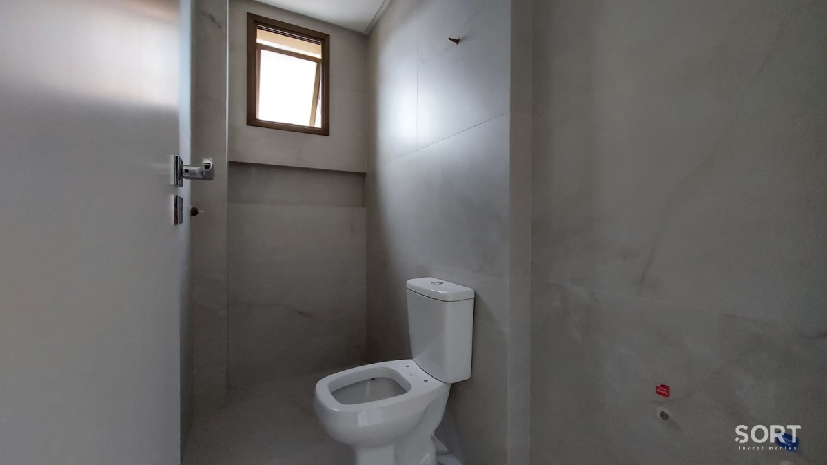 Banheiro Suíte Apartamento no Edifício Admirá