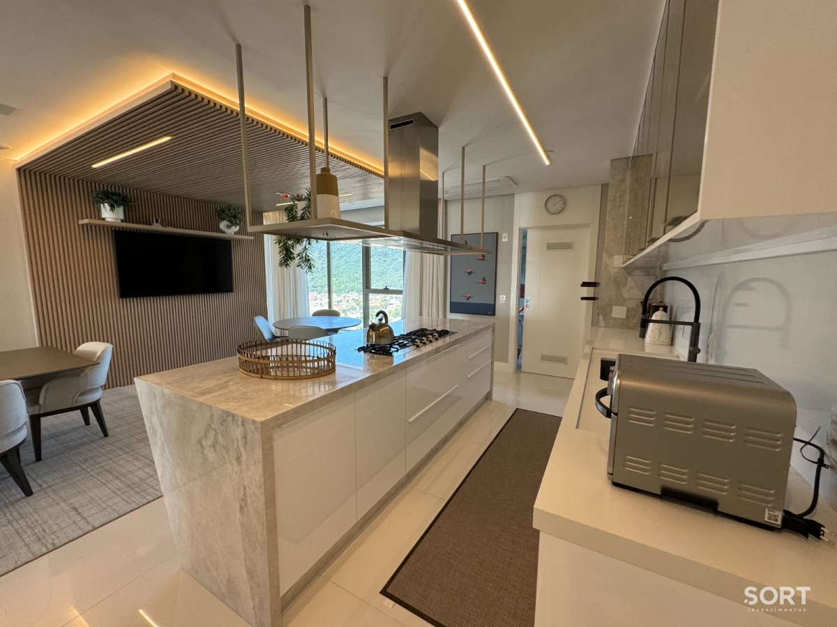 Cozinha Apartamento Quadra Mar no Edifício Yachthouse by Pinifarina