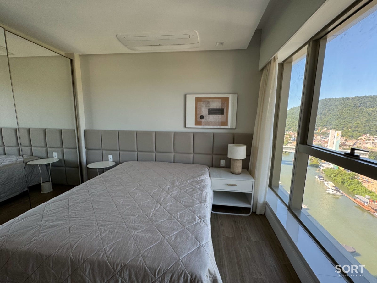 Suíte Apartamento Quadra Mar no Edifício Yachthouse by Pinifarina