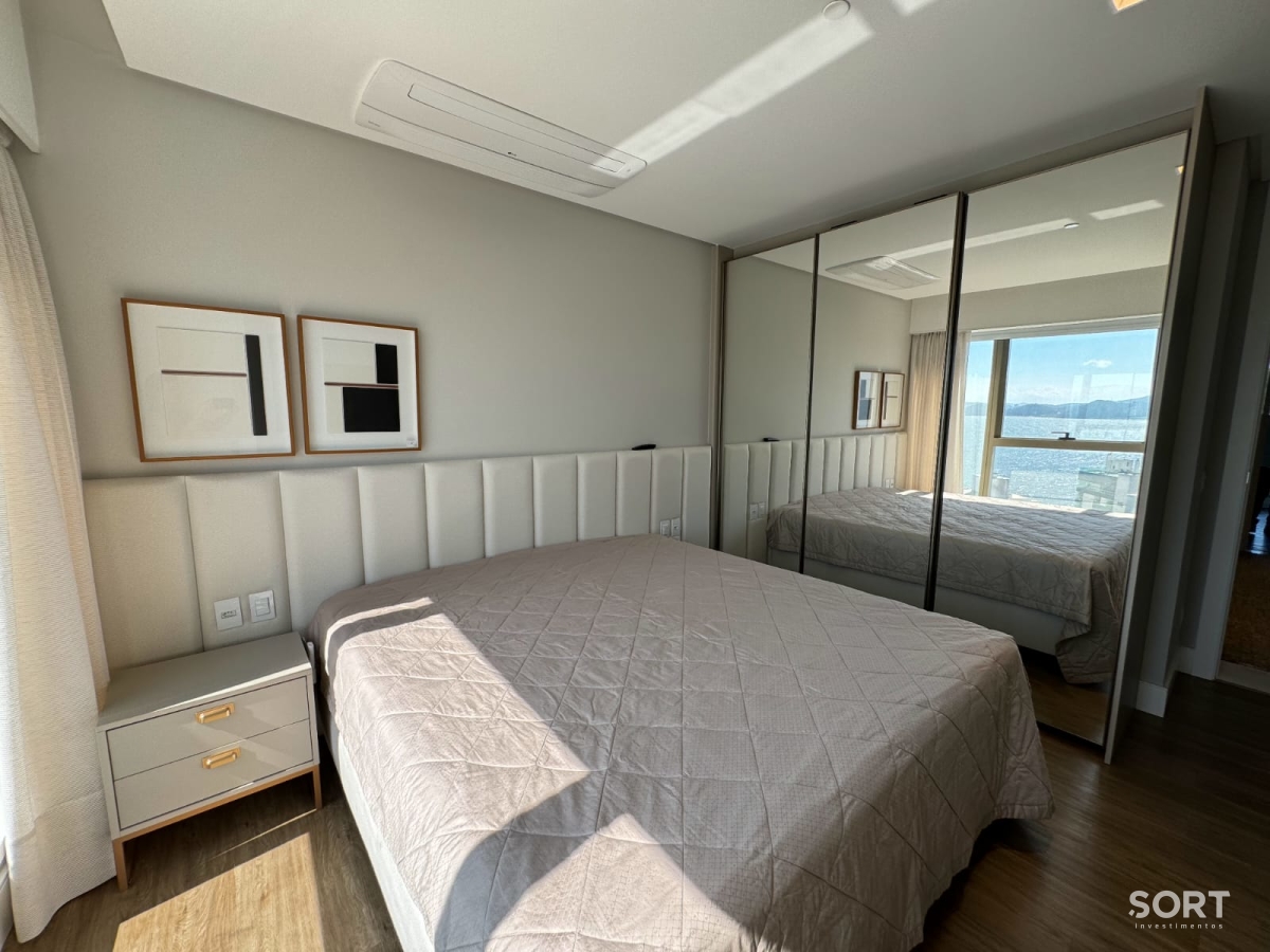Suíte Apartamento Quadra Mar no Edifício Yachthouse by Pinifarina