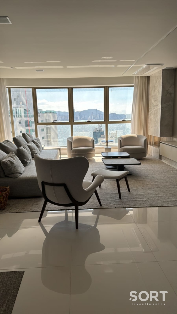 Living Apartamento Quadra Mar no Edifício Yachthouse by Pinifarina