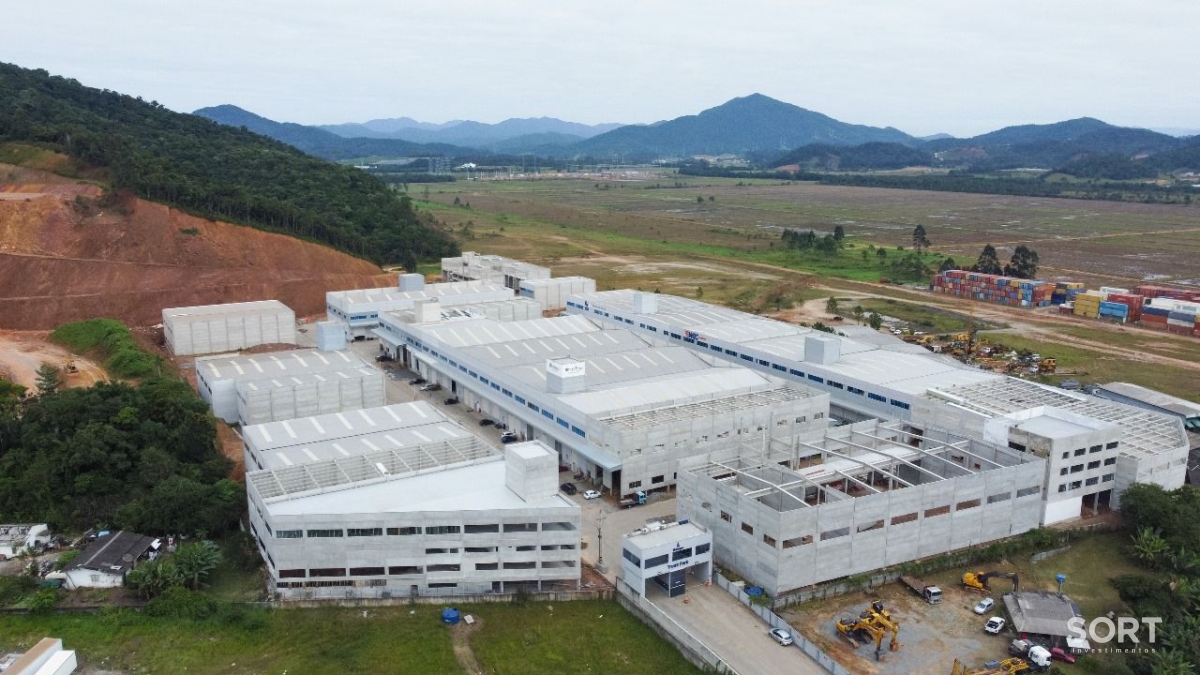 Galpão Logístico de 1038m² em Condomínio Fechado