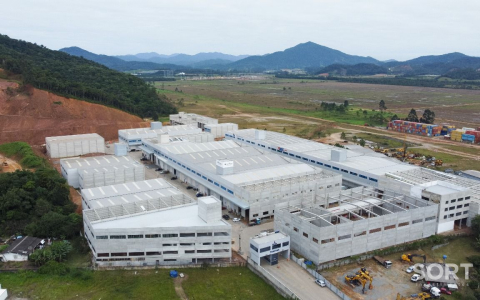 Galpão Logístico de 1038m² em Condomínio Fechado