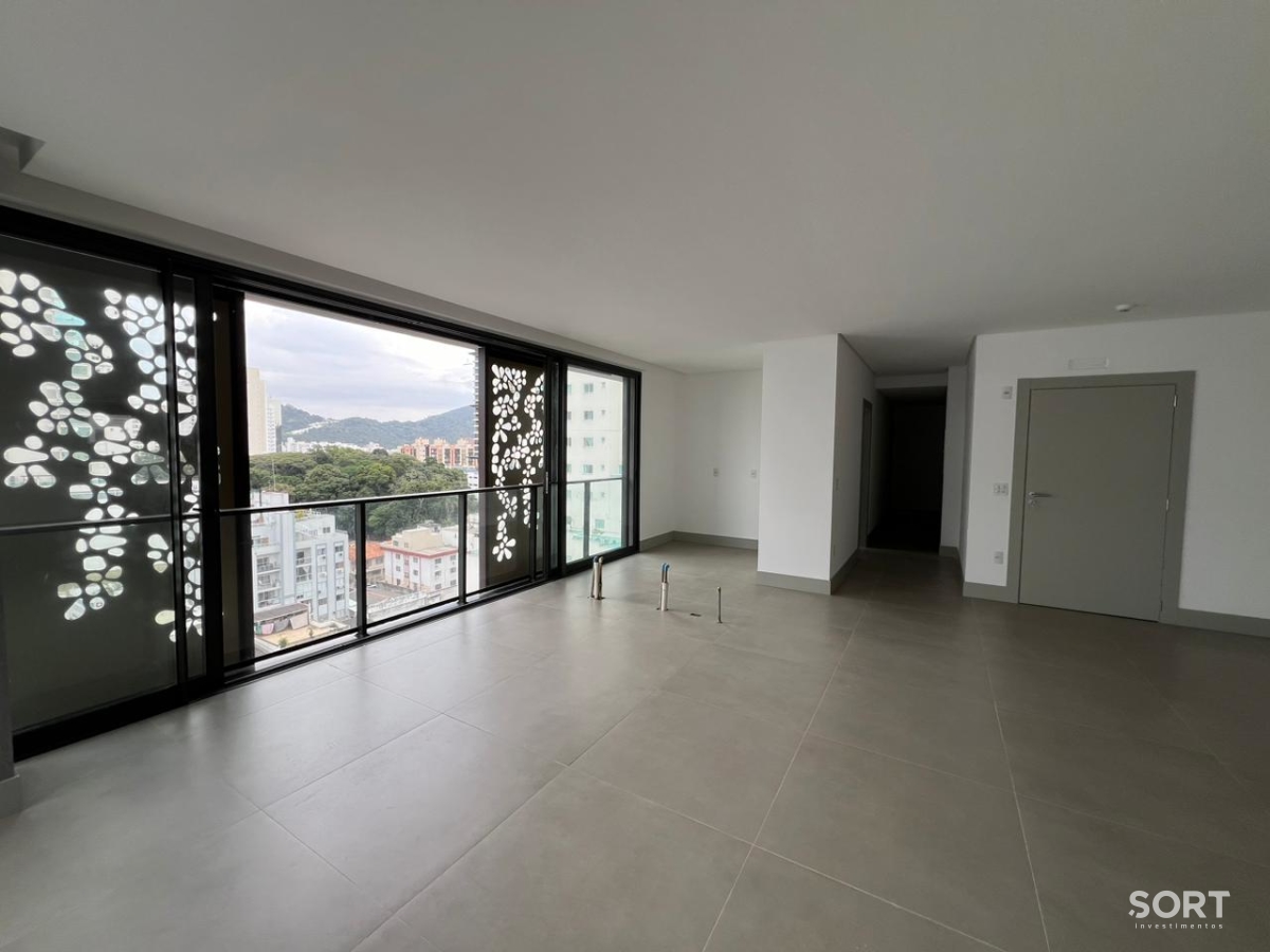 Living Apartamento na Barra Norte Edifício Empire