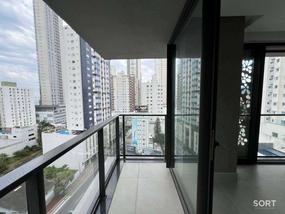 Sacada Apartamento na Barra Norte Edifício Empire
